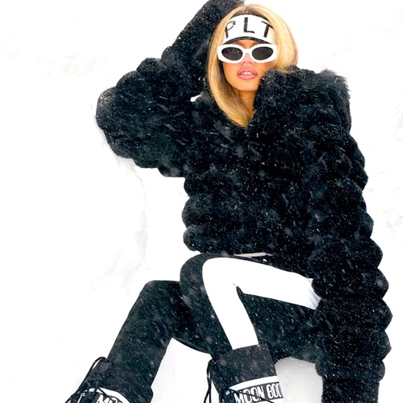 PRETTY LITTLE THING BUBBLE FAUX FUR PUFFER COAT - Picture 1 of 5